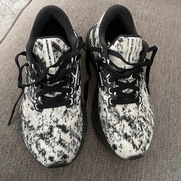 Brooks Adrenaline GTS Sneakers - Black and White - Picture 2 of 7